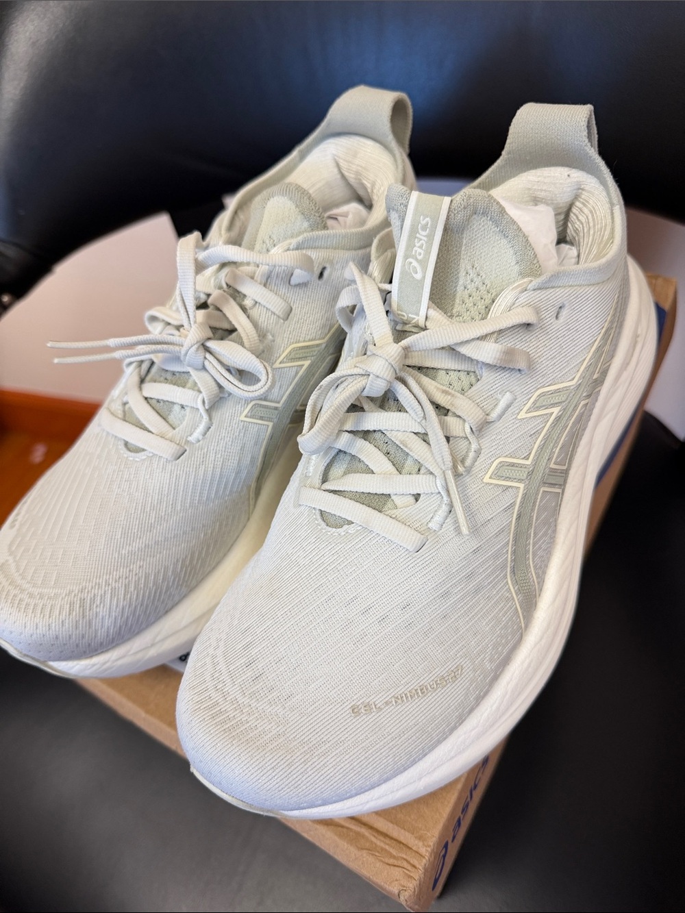 ASICS Gel-Nimbus 27 Women's Pale Gray/Off-White Athletic Sneakers